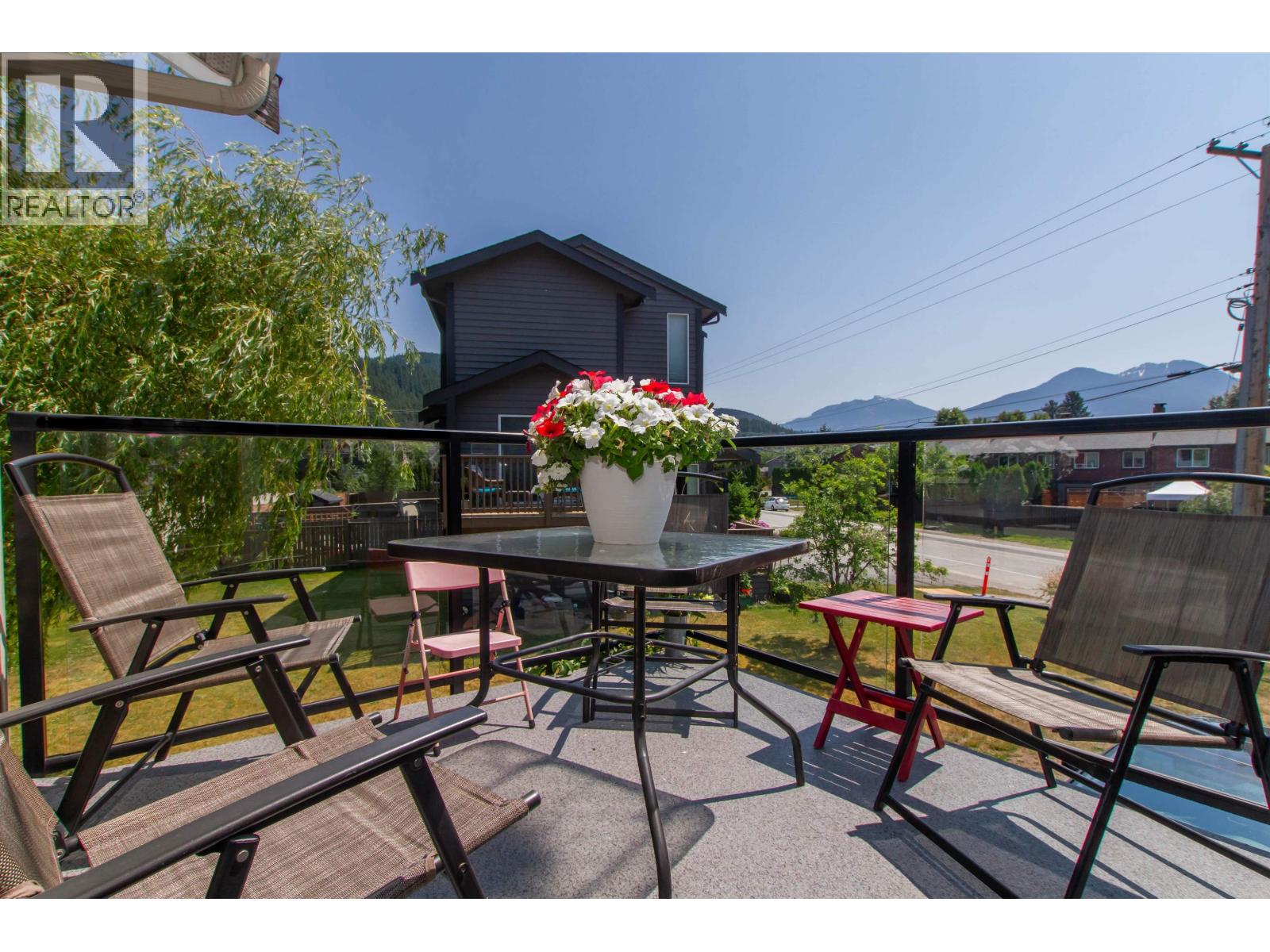 1491 Judd Road, Squamish, British Columbia  V0N 1H0 - Photo 6 - R3136409