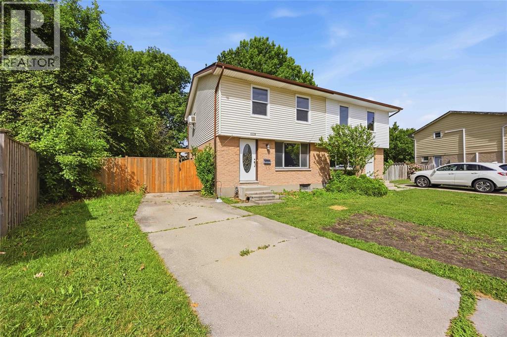 1239 Nottingham Drive, Sarnia, Ontario  N7S 5B1 - Photo 2 - 26014154