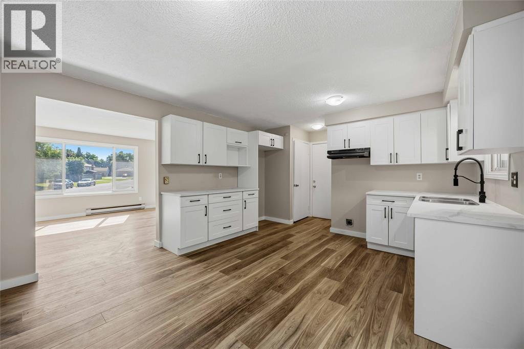 1239 Nottingham Drive, Sarnia, Ontario  N7S 5B1 - Photo 7 - 26014154