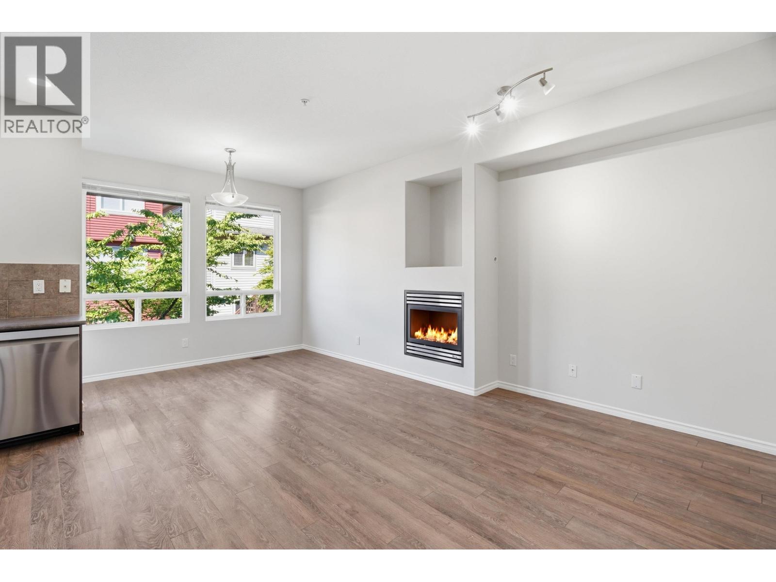 8 2281 Argue Street, Port Coquitlam, British Columbia  V3C 6R4 - Photo 12 - R3136381
