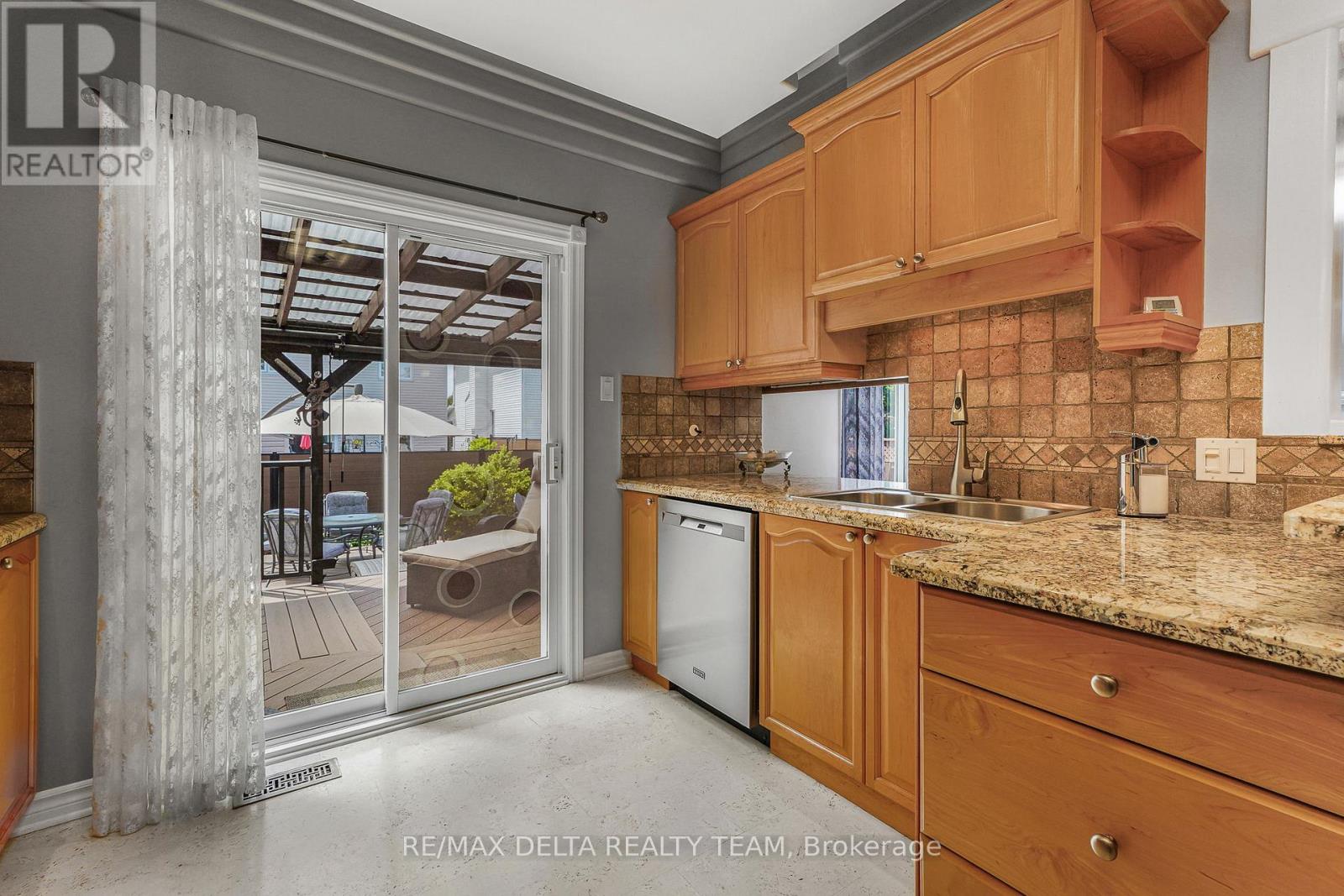 2040 Sunland Drive, Ottawa, Ontario  K4A 3K8 - Photo 7 - X13451542