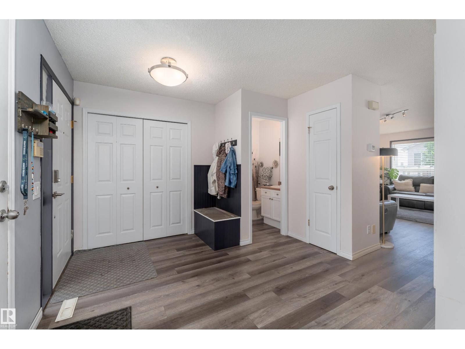 493 Klarvatten Lake Wd Nw, Edmonton, Alberta  T5Z 3G7 - Photo 4 - E4493932