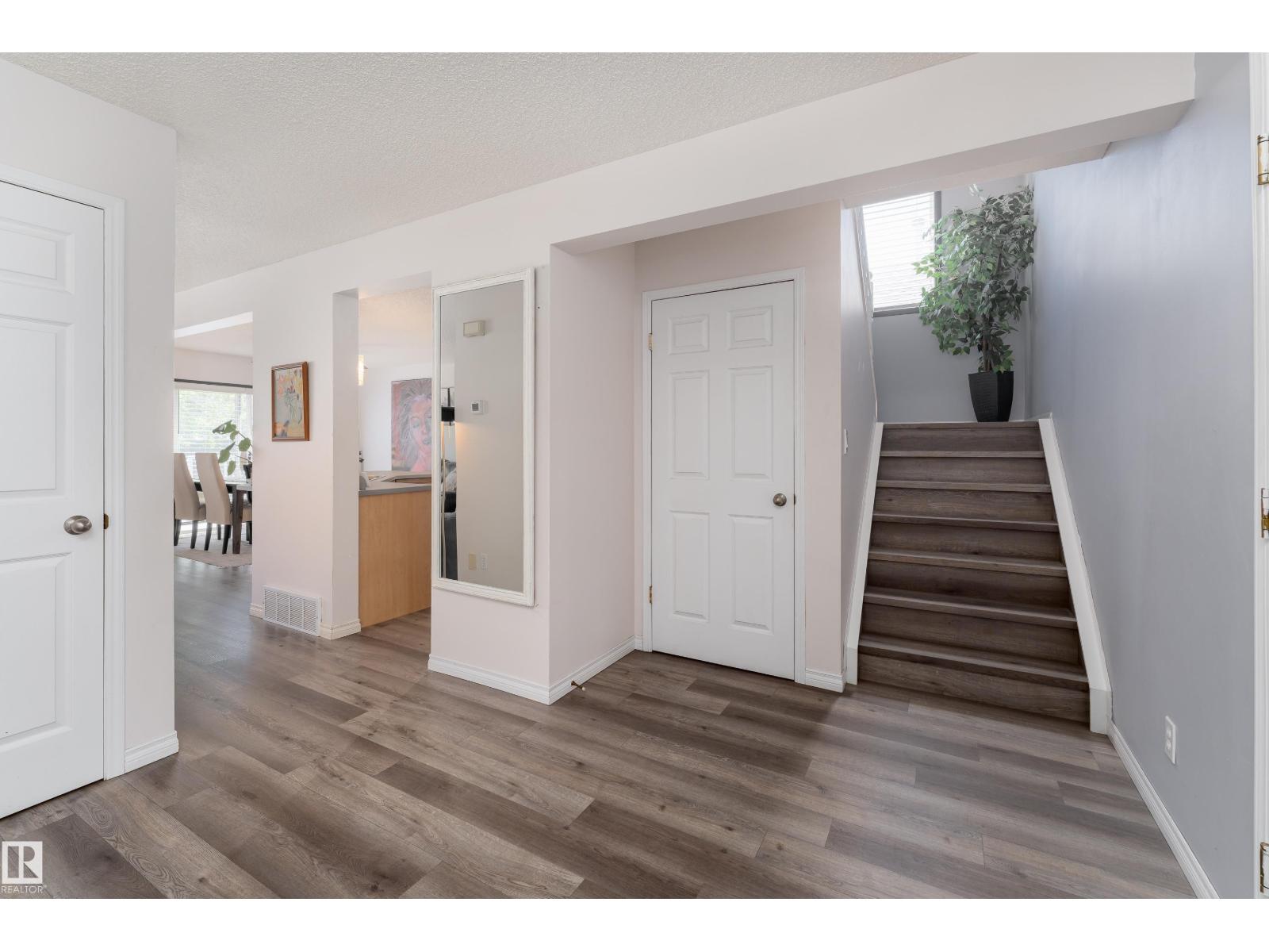 493 Klarvatten Lake Wd Nw, Edmonton, Alberta  T5Z 3G7 - Photo 5 - E4493932