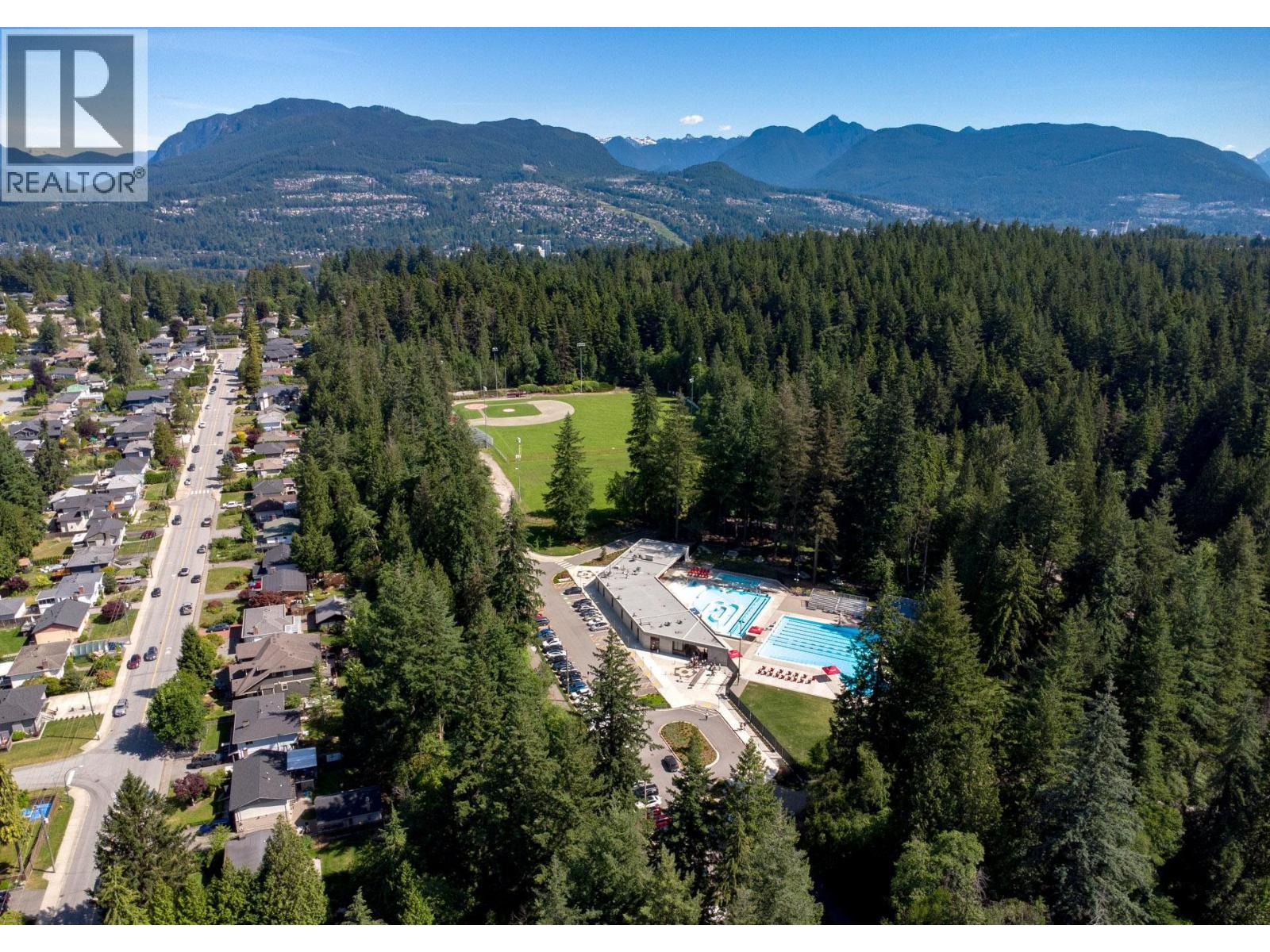 654 Walnut Place, Coquitlam, British Columbia  V3J 7T5 - Photo 40 - R3135949