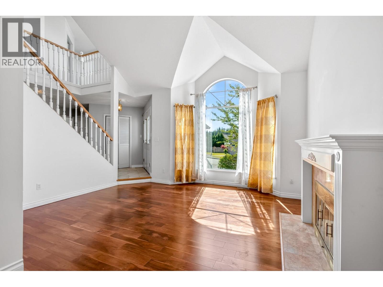 654 Walnut Place, Coquitlam, British Columbia  V3J 7T5 - Photo 6 - R3135949