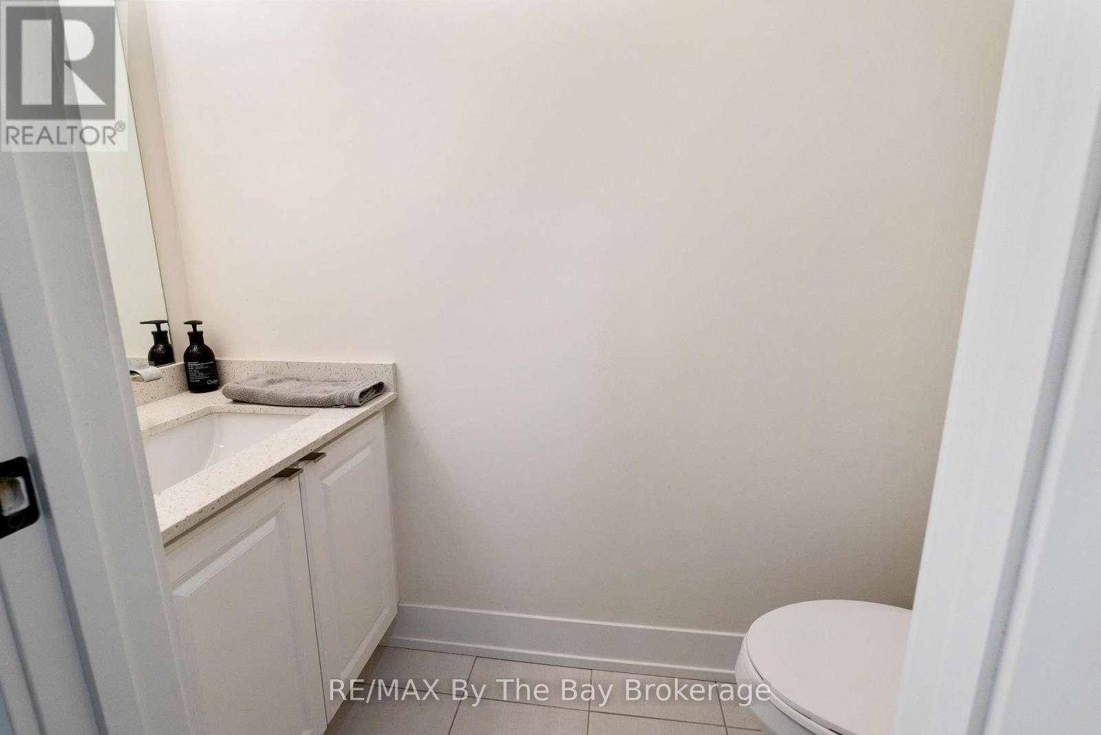 8 Bru Lor Lane, Orillia, Ontario  L3V 8P4 - Photo 6 - S13006468
