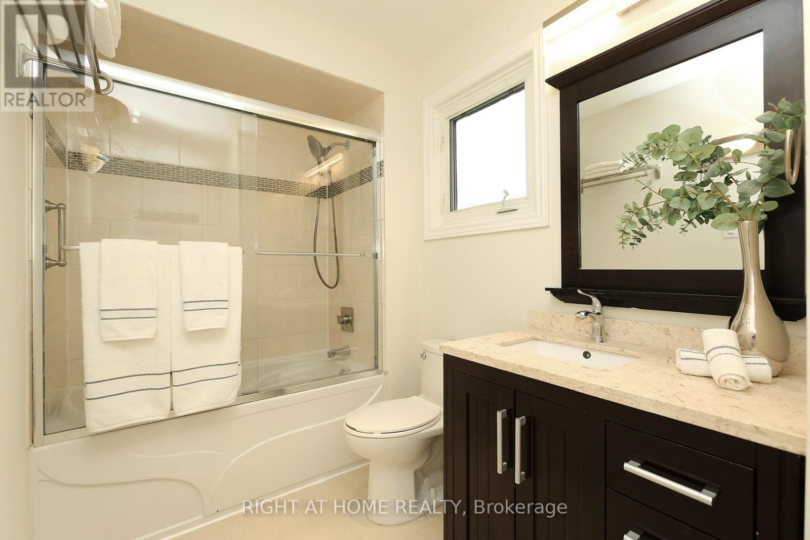 6 Snapdragon Drive, Toronto, Ontario  M2J 4X6 - Photo 24 - C13451692