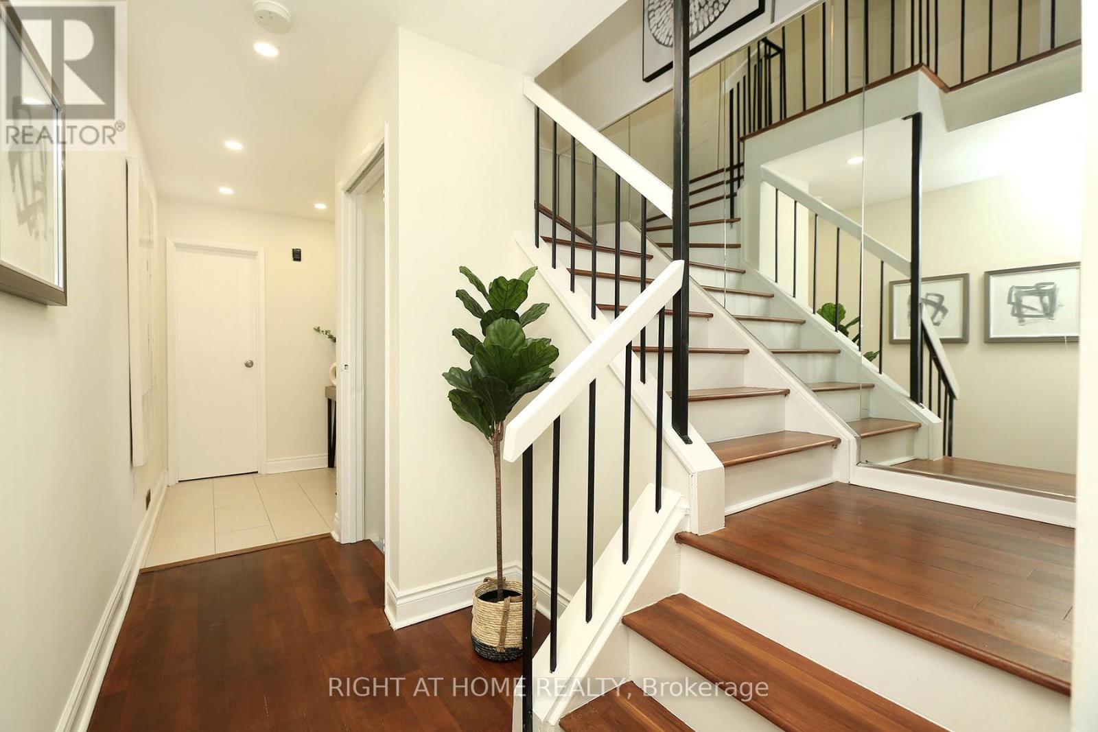 6 Snapdragon Drive, Toronto, Ontario  M2J 4X6 - Photo 7 - C13451692