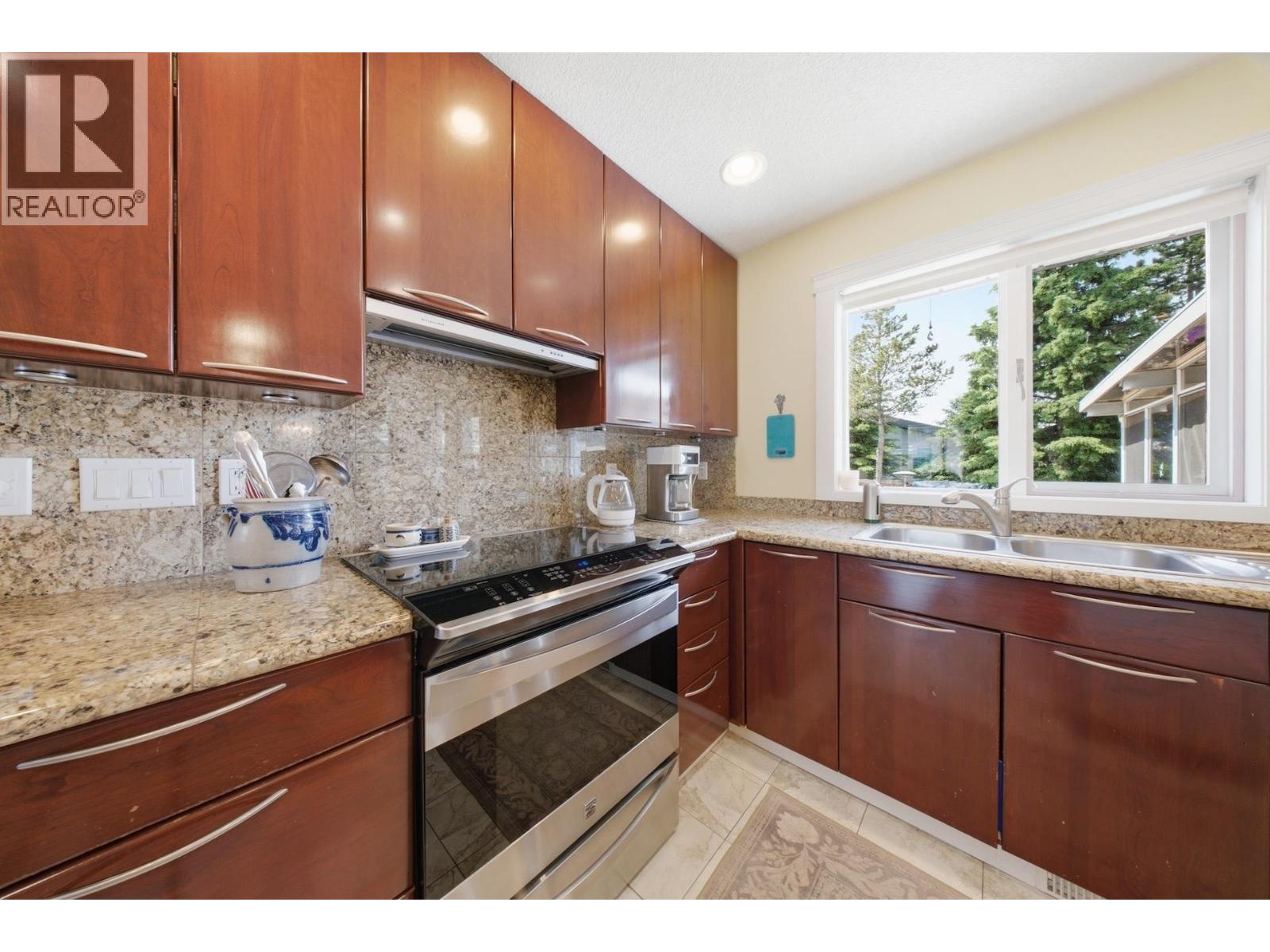 11312 108 Street, Fort St. John, British Columbia  V1J 6H1 - Photo 11 - R3135844