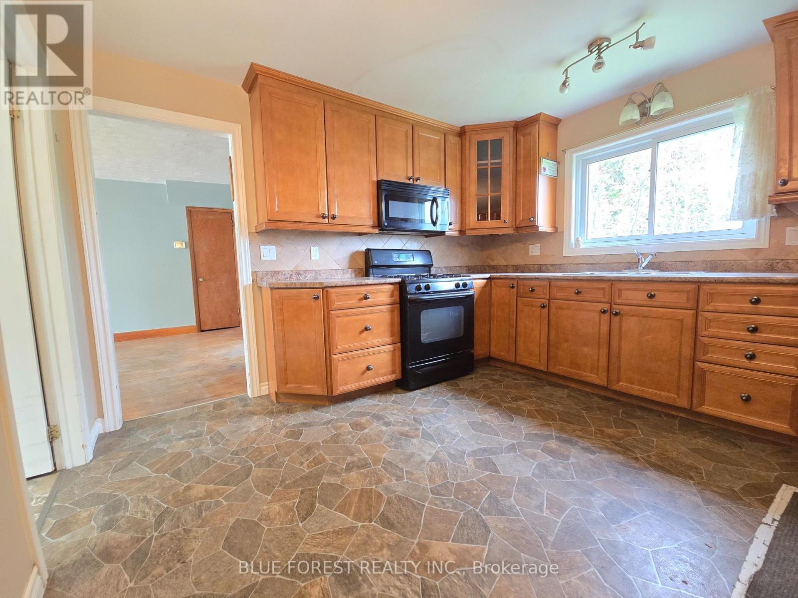 185 Furnival Road, West Elgin, Ontario  N0L 2C0 - Photo 14 - X13451898
