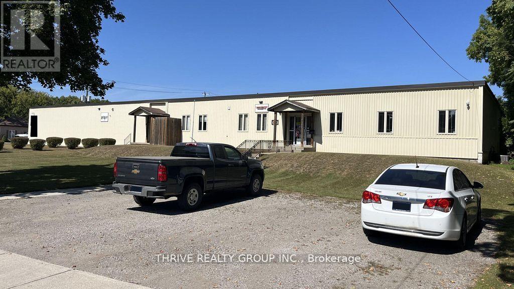 125 Victoria Street, Strathroy-Caradoc, Ontario N7G 3B3 - Photo 3 - X13451956
