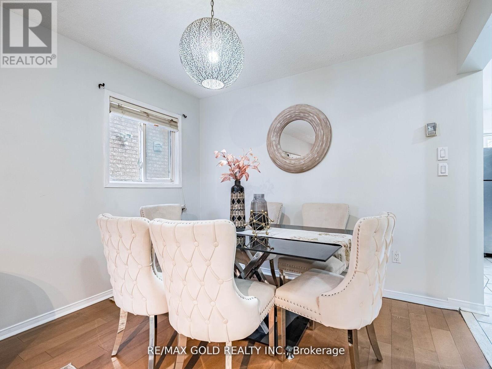 33 Fiddleneck Crescent, Brampton, Ontario  L6R 1R2 - Photo 8 - W13451632