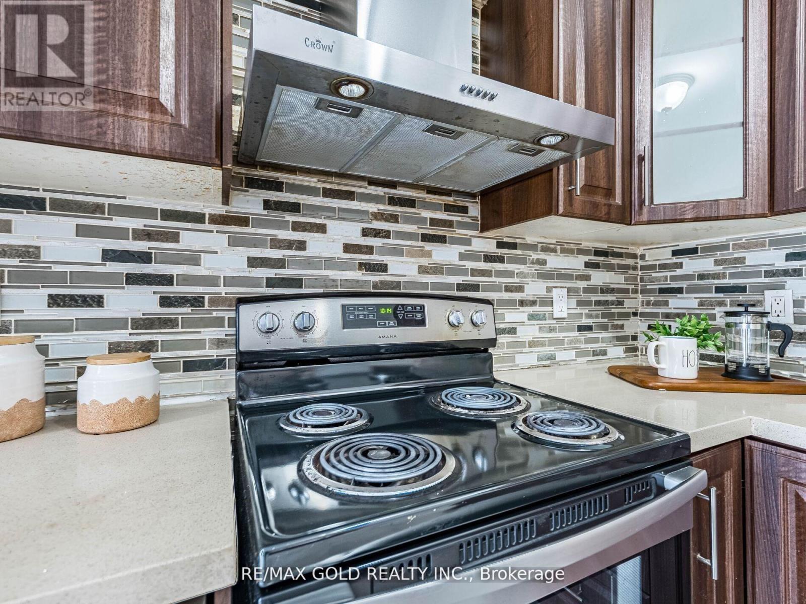 33 Fiddleneck Crescent, Brampton, Ontario  L6R 1R2 - Photo 9 - W13451632
