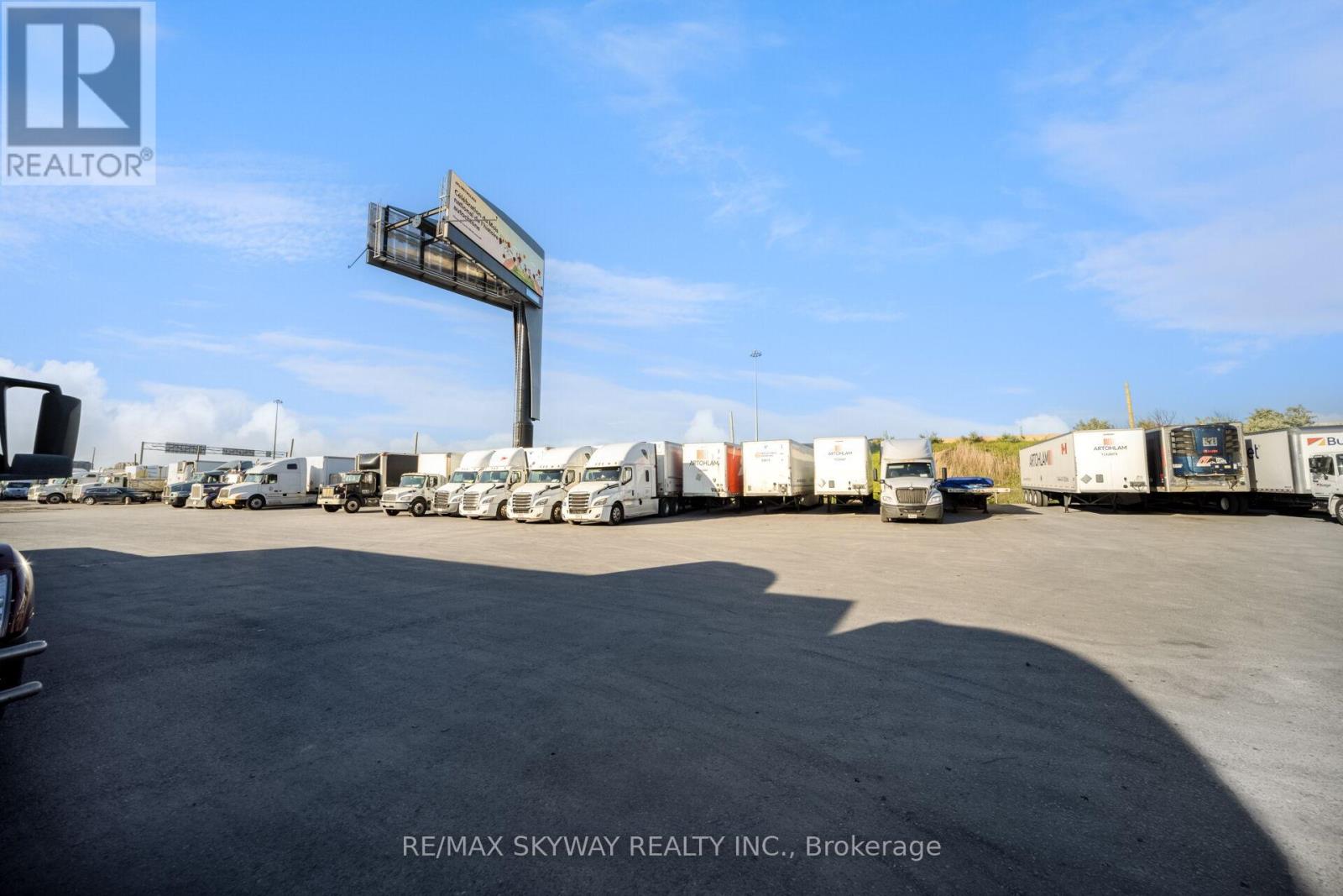 6351 Goreway Drive, Mississauga, Ontario  L4V 1P6 - Photo 15 - W13451686