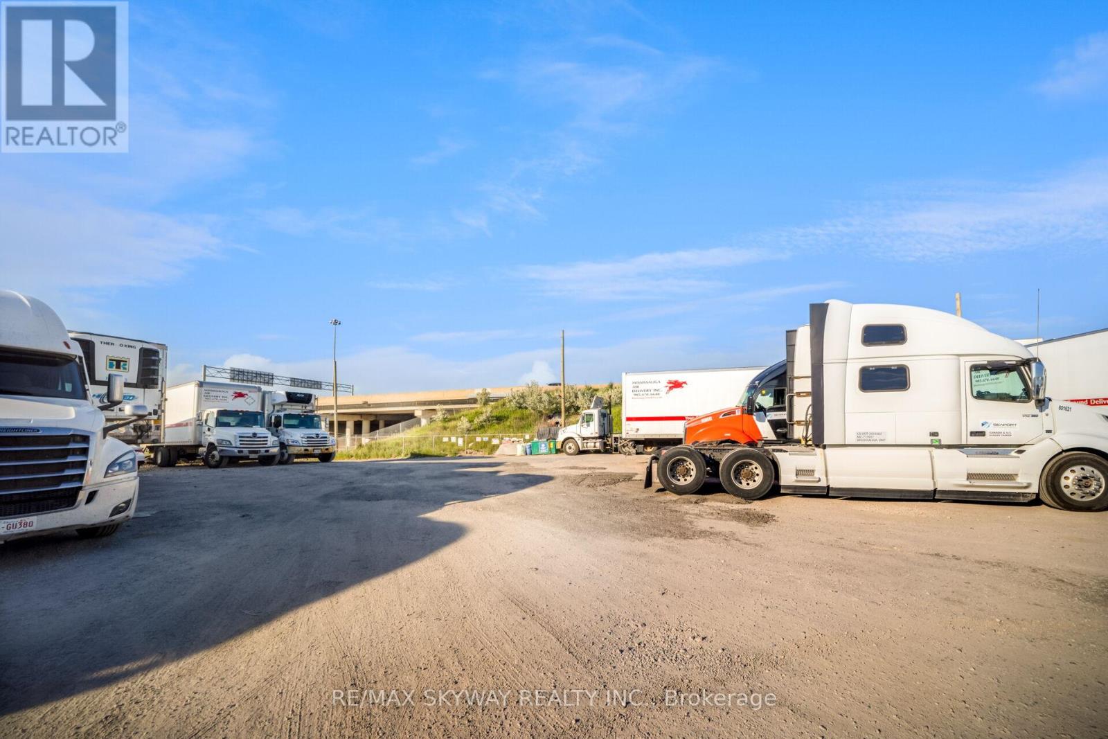 6351 Goreway Drive, Mississauga, Ontario  L4V 1P6 - Photo 8 - W13451686