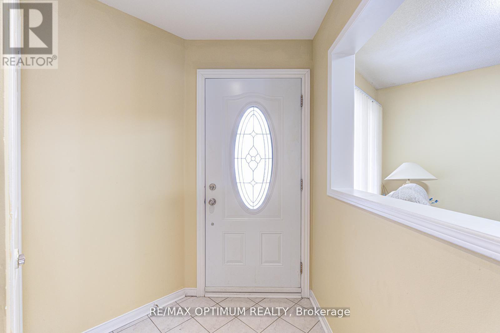 26 Tumbleweed Trail, Brampton, Ontario  L6Y 5A1 - Photo 4 - W13451702