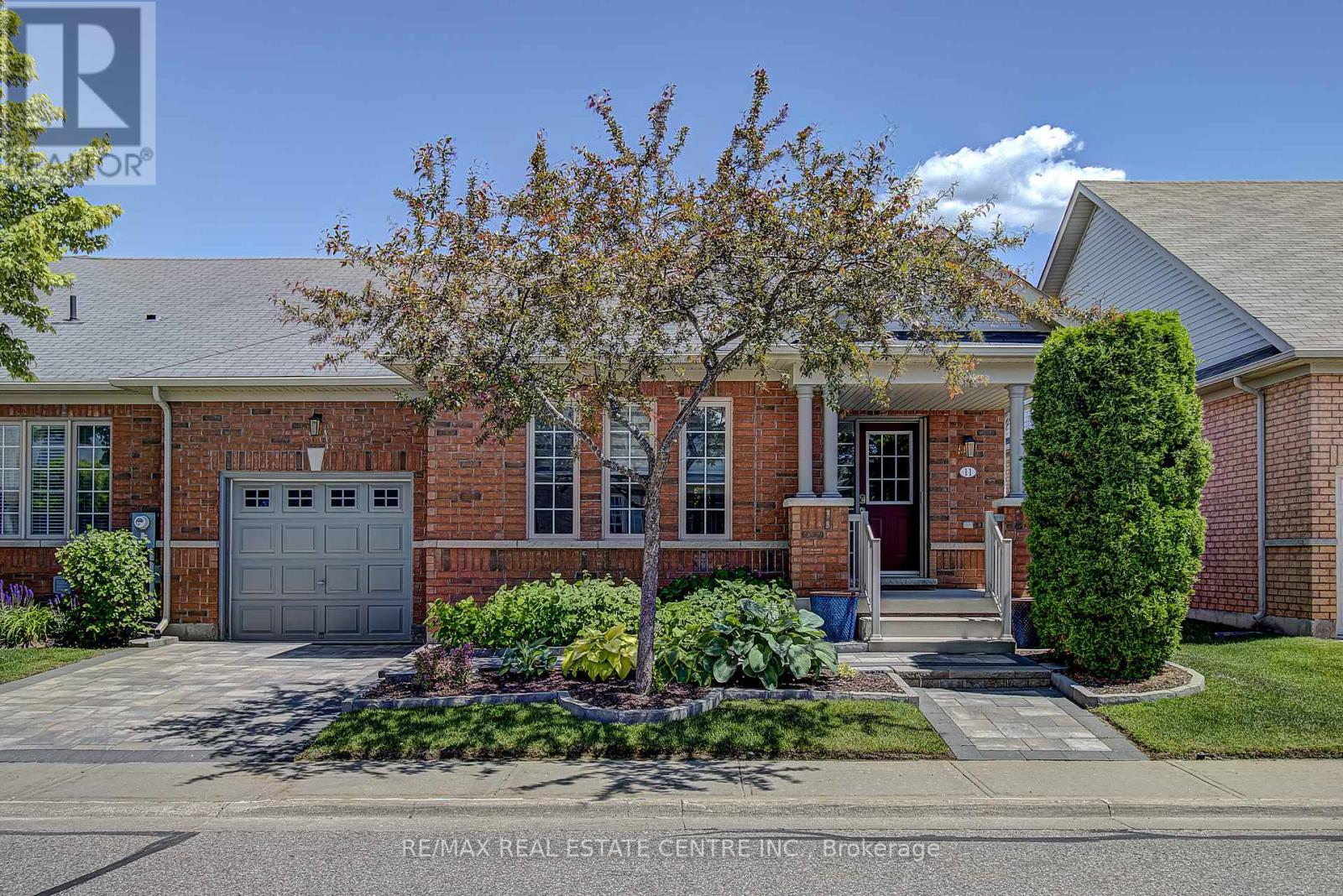 11 FAIRVALLEY STREET, Brampton, Ontario