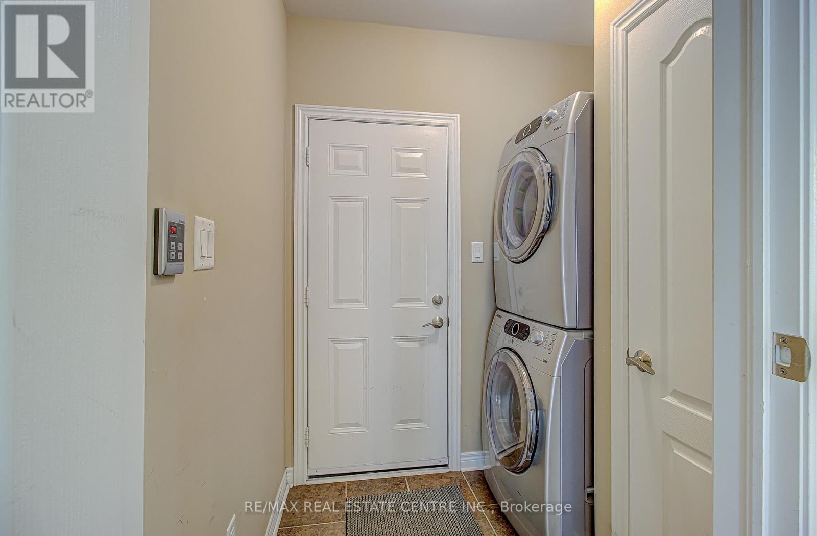11 Fairvalley Street, Brampton, Ontario  L6R 0W2 - Photo 26 - W13451736