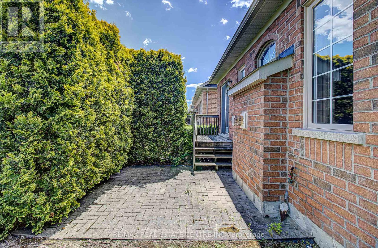 11 Fairvalley Street, Brampton, Ontario  L6R 0W2 - Photo 29 - W13451736