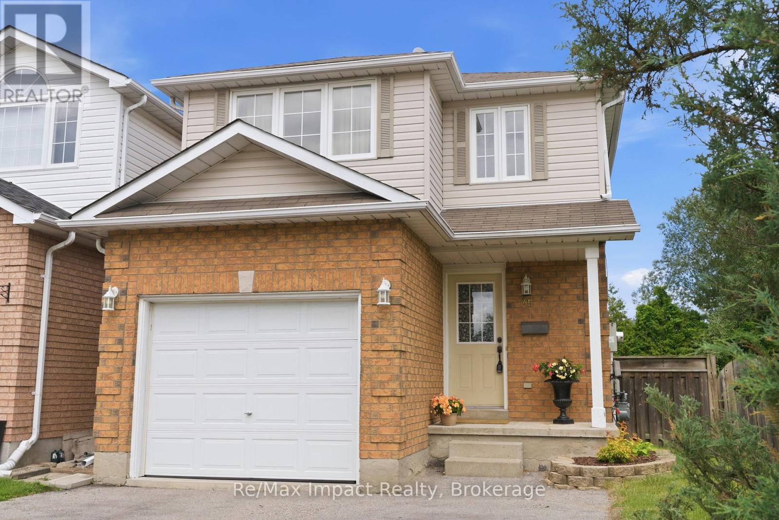 45 BARRON COURT, Clarington, Ontario