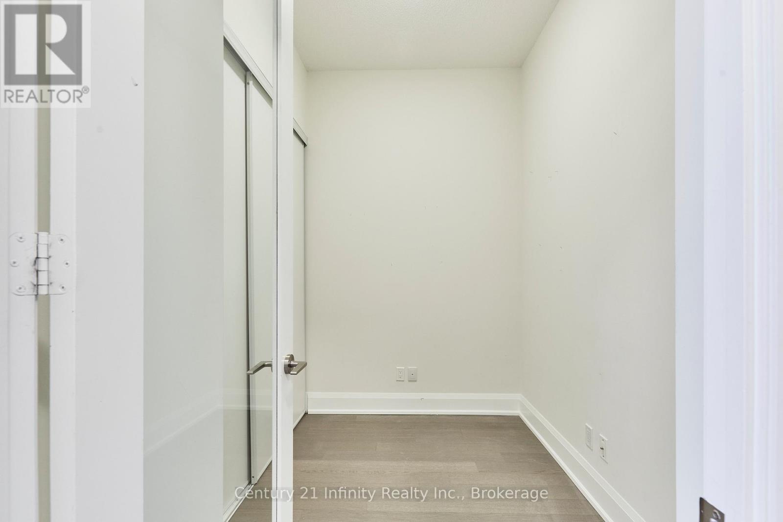 115 - 25 Water Walk Drive, Markham, Ontario  L6G 0G3 - Photo 11 - N13451794