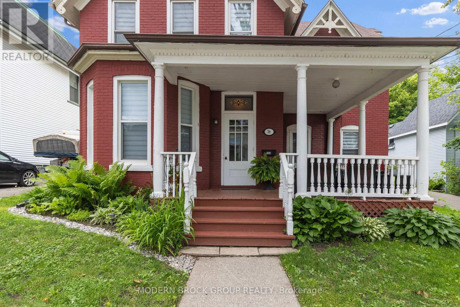 16 Beecher Street, Brockville, Ontario