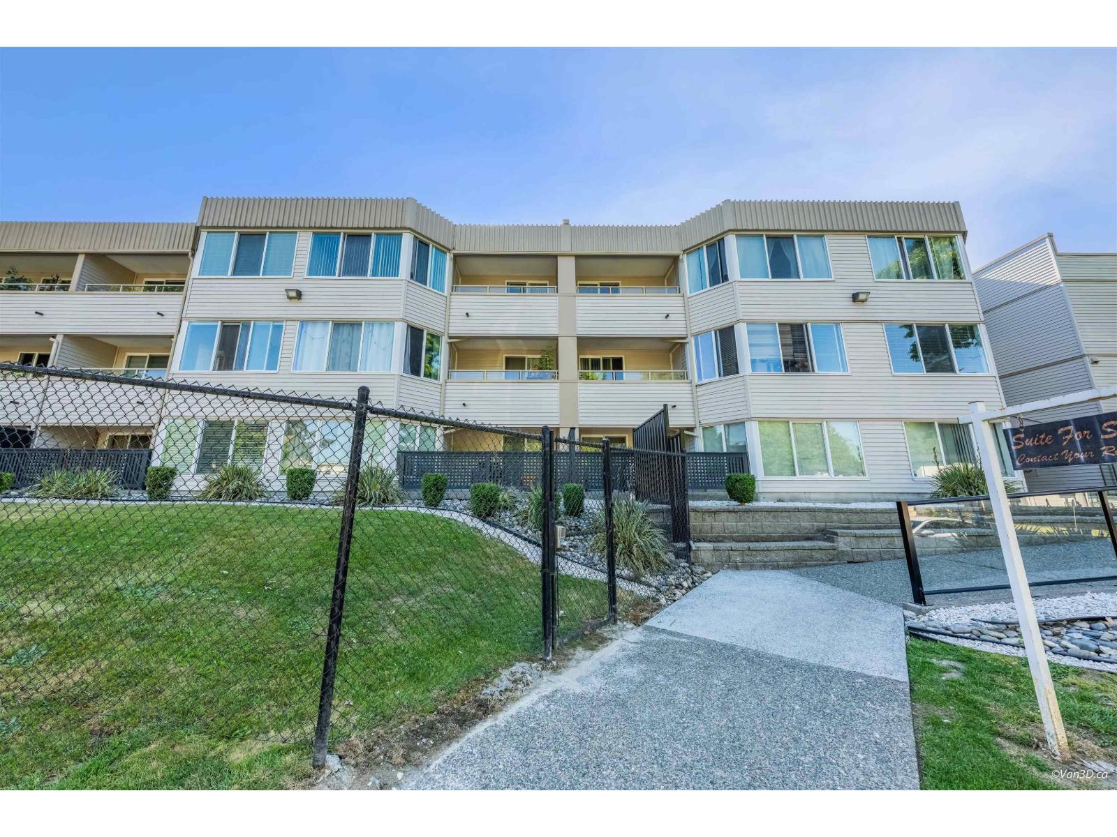 304 9635 121 Street, Surrey, British Columbia  V3V 7L8 - Photo 3 - R3136093