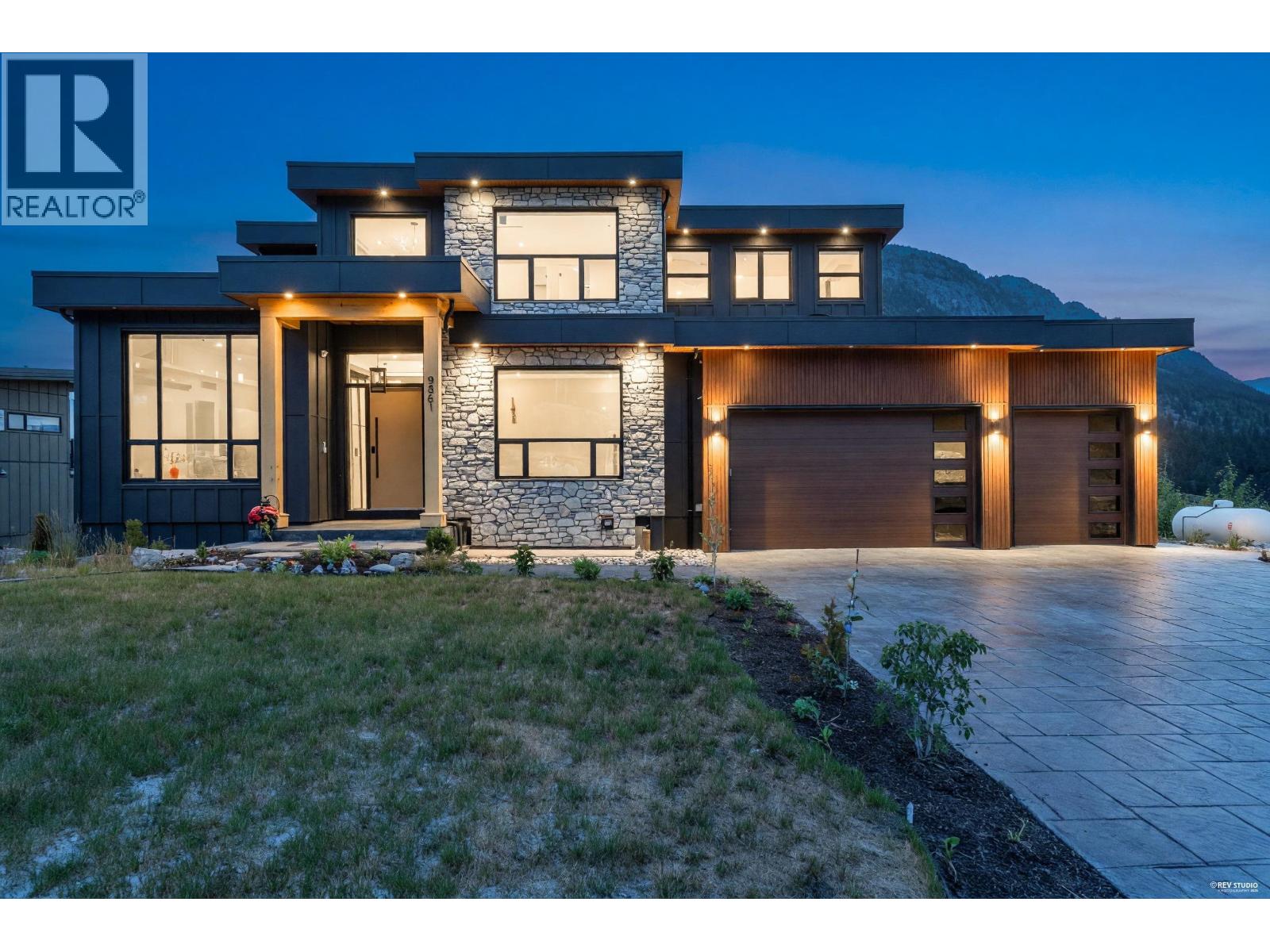 9361 WEDGEMOUNT PLATEAU DRIVE, whistler, British Columbia