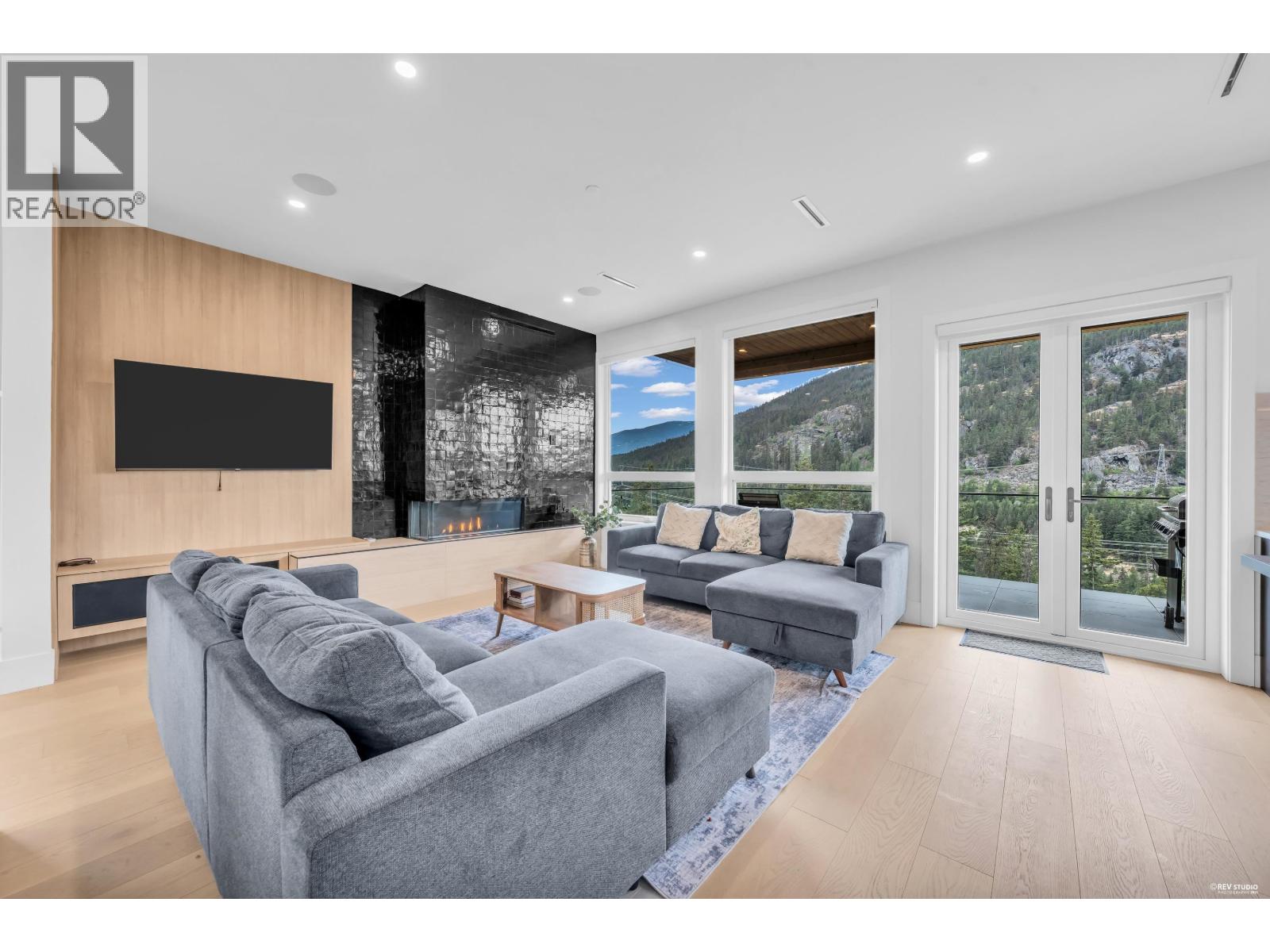 9361 Wedgemount Plateau Drive, Whistler, British Columbia V8E 1M1 - Photo 12 - R3135632