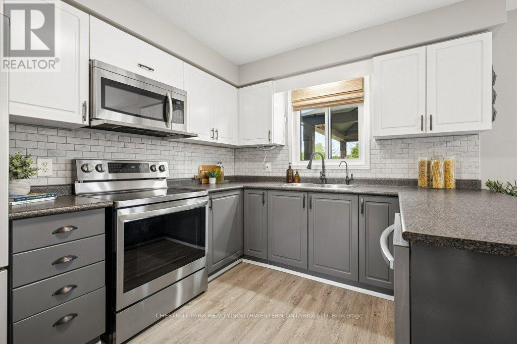 16 White Sands Court, Kitchener, Ontario  N2E 3S4 - Photo 11 - X13451670
