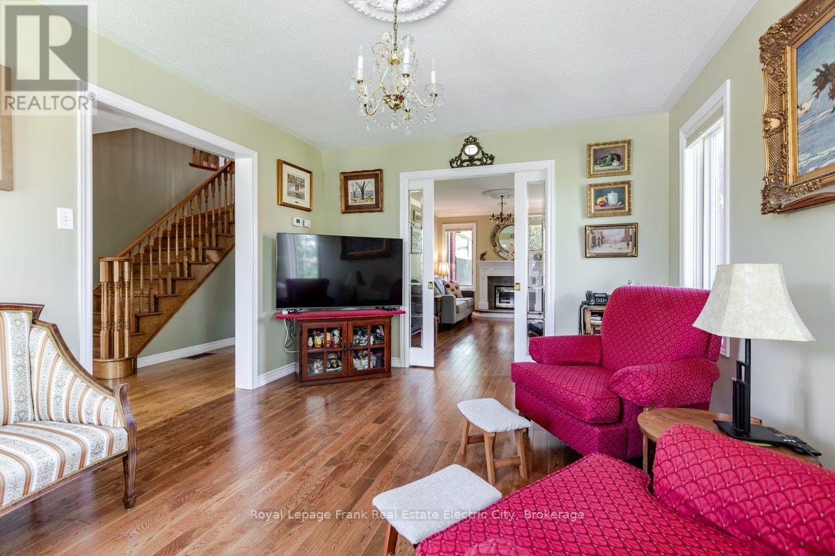 1592 College Park Drive, Peterborough, Ontario  K9K 2G9 - Photo 6 - X13451782