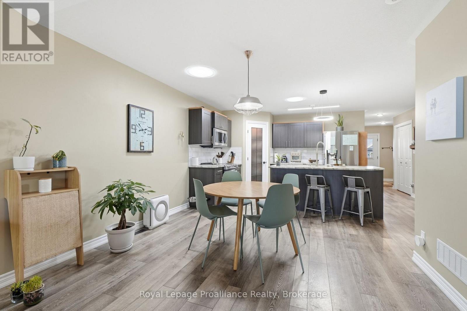 14 Chinook Street, Belleville, Ontario  K8P 0C4 - Photo 14 - X13451880
