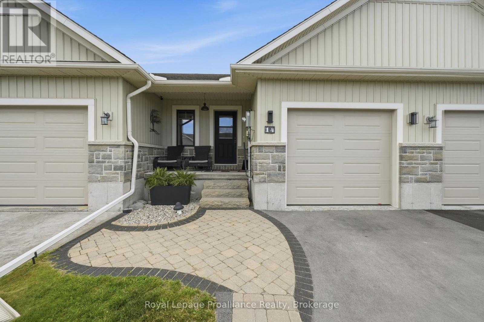 14 Chinook Street, Belleville, Ontario  K8P 0C4 - Photo 3 - X13451880