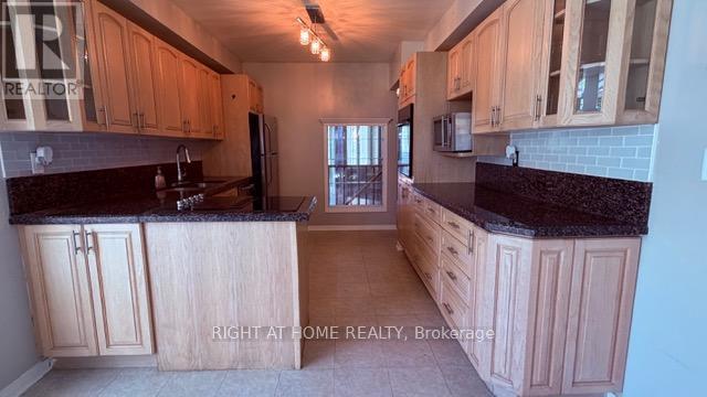 35 Davies Crescent, Whitby, Ontario  L1N 8X4 - Photo 7 - E13054116