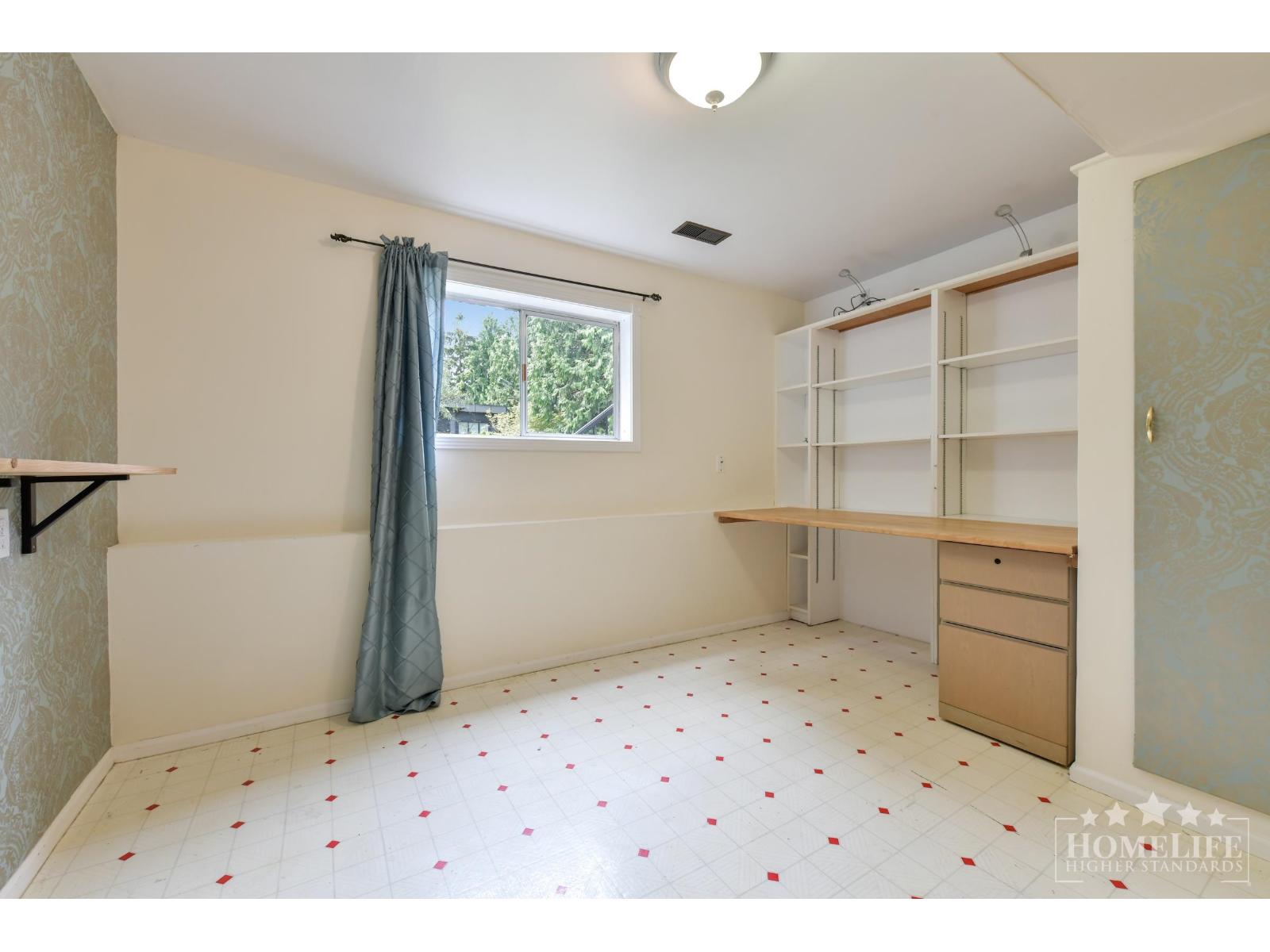 13900 Blackburn Avenue, White Rock, British Columbia  V4B 2Z2 - Photo 19 - R3136497
