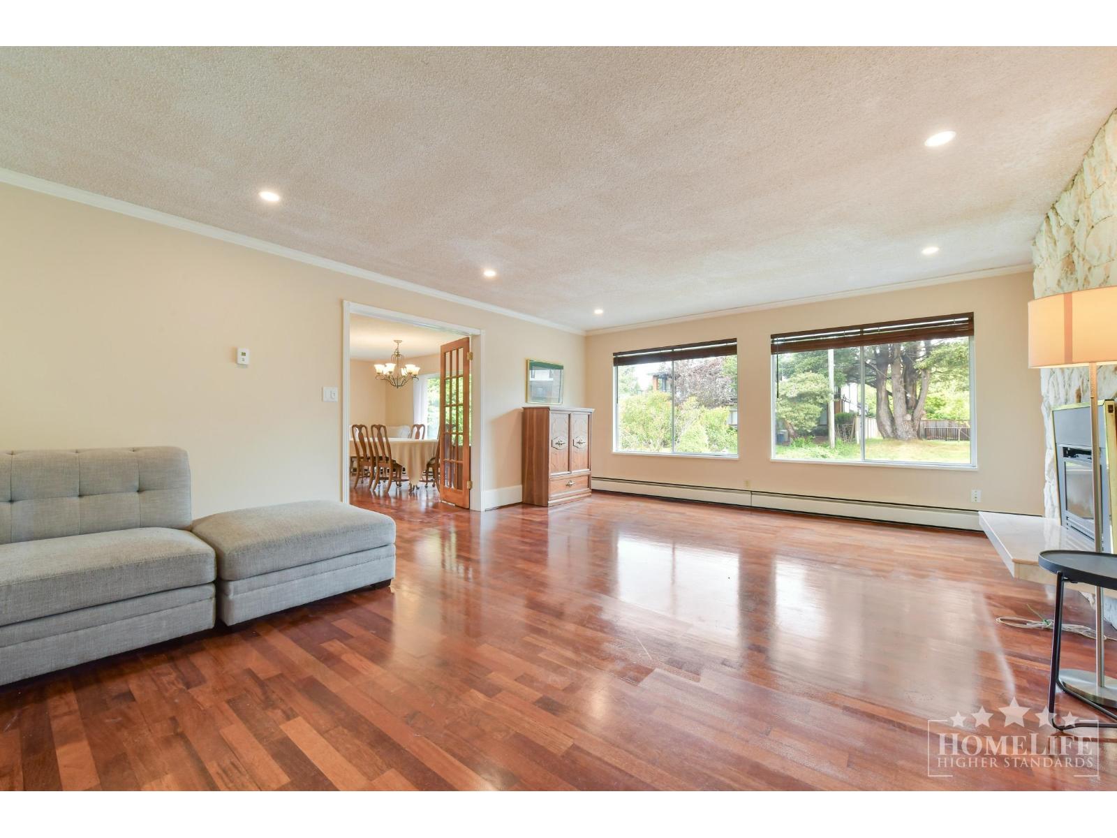 13900 Blackburn Avenue, White Rock, British Columbia  V4B 2Z2 - Photo 6 - R3136497