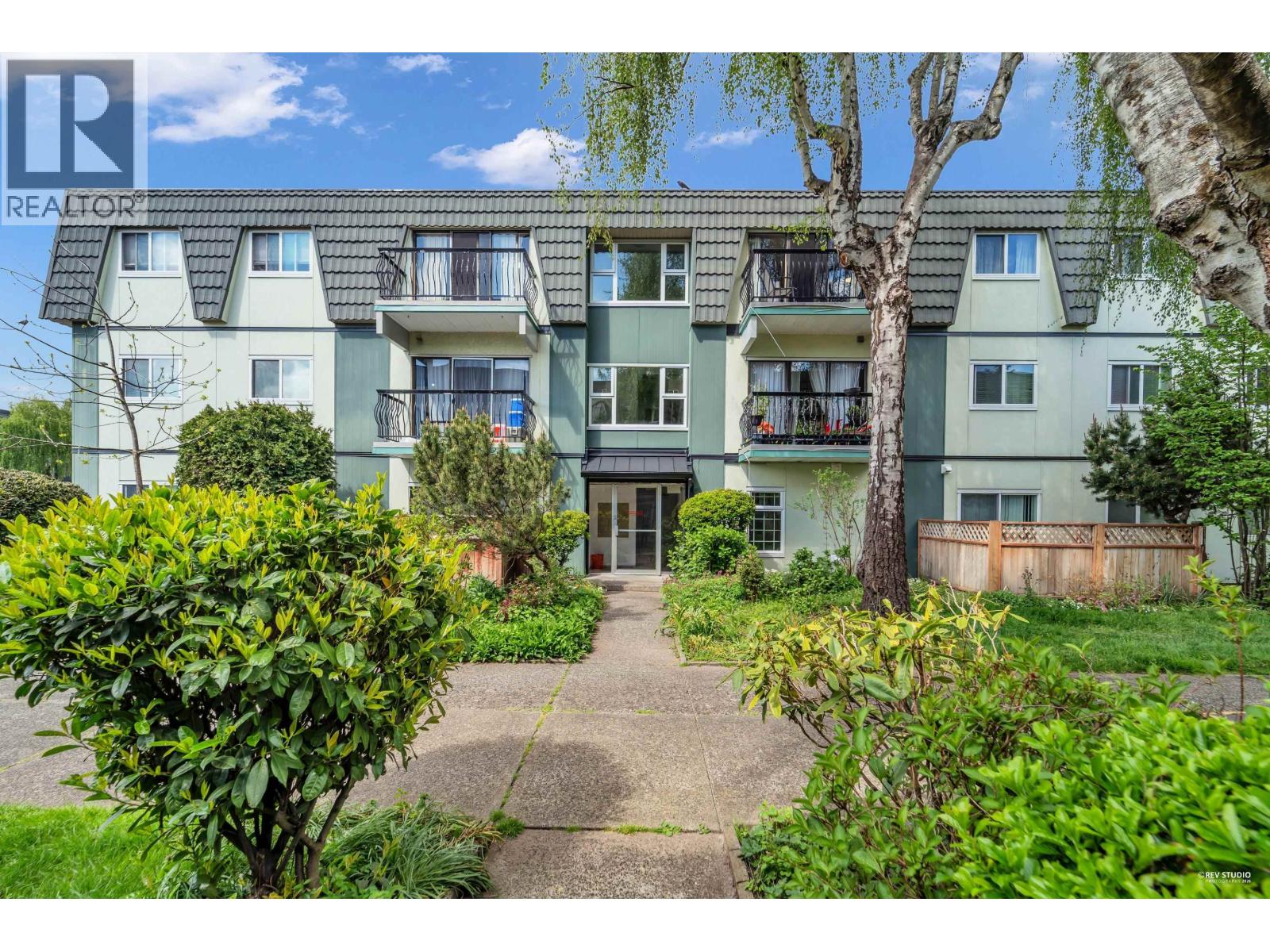 349 8011 RYAN ROAD