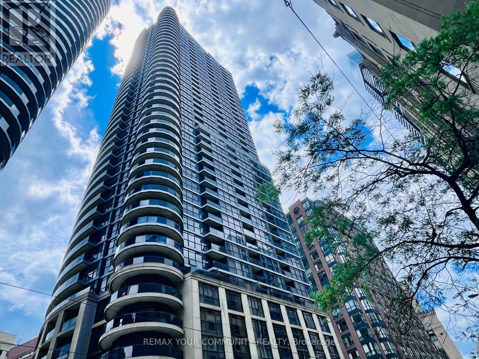 2710 - 21 Carlton Street, Toronto, Ontario  M5B 1L3 - Photo 2 - C13451834