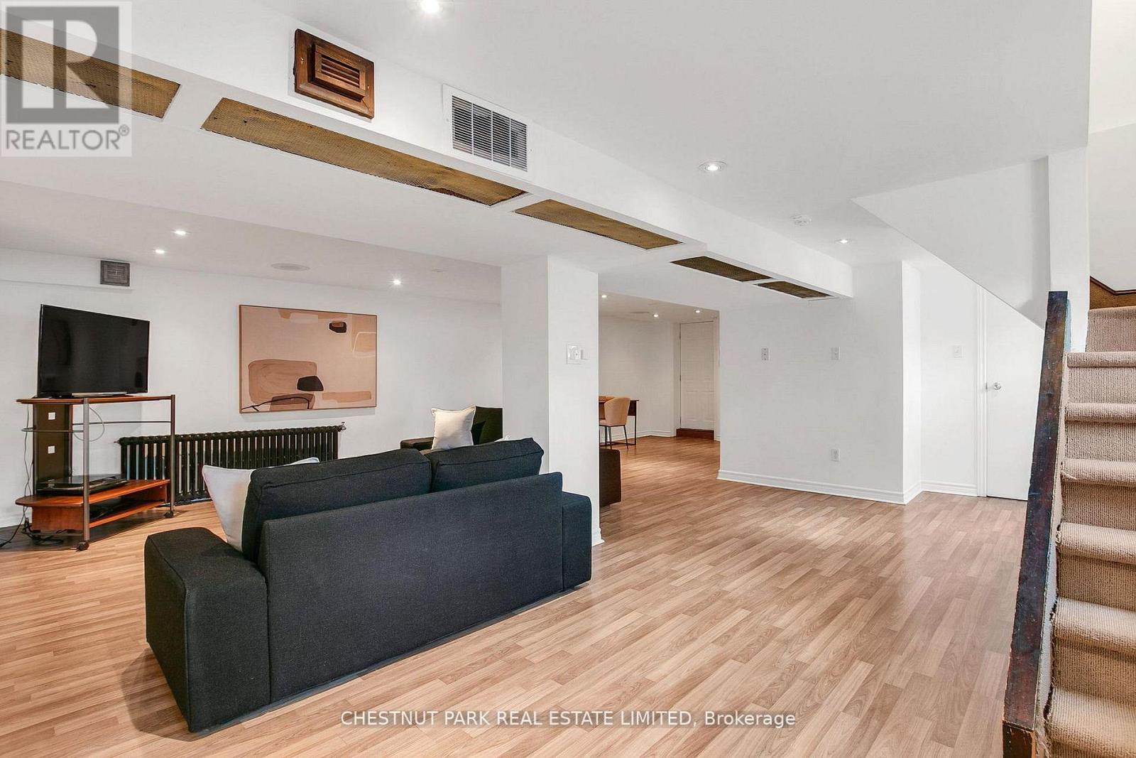 4 Biggar Avenue, Toronto, Ontario  M6H 2N4 - Photo 32 - C13451946