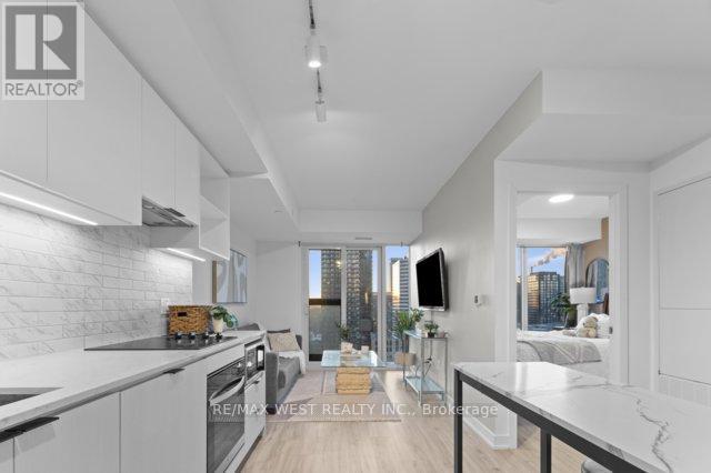 2616 - 252 Church Street, Toronto, Ontario  M5B 0E6 - Photo 2 - C13451954
