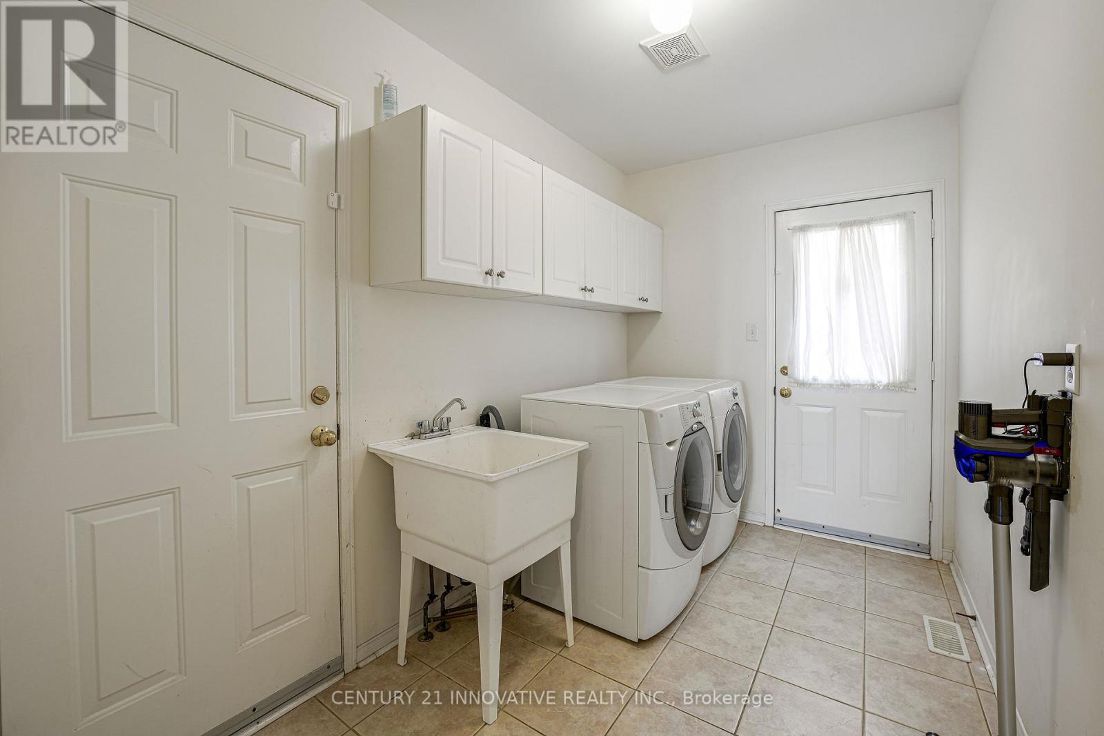 14 Middlecote Drive, Ajax, Ontario L1T 0A9 - Photo 11 - E13451862
