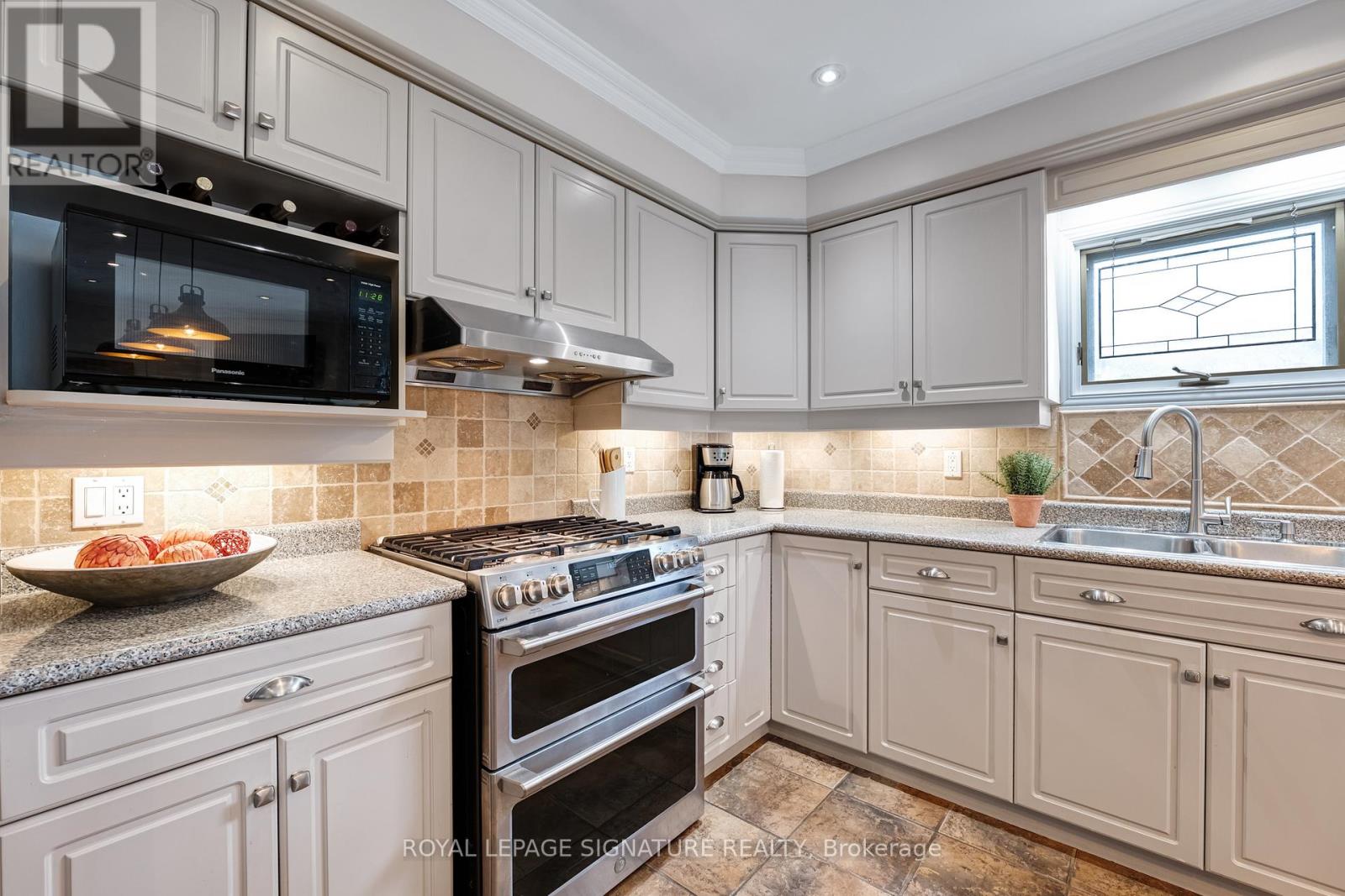 230 Rouge Hills Drive, Toronto, Ontario M1C 2Z1 - Photo 10 - E13451960