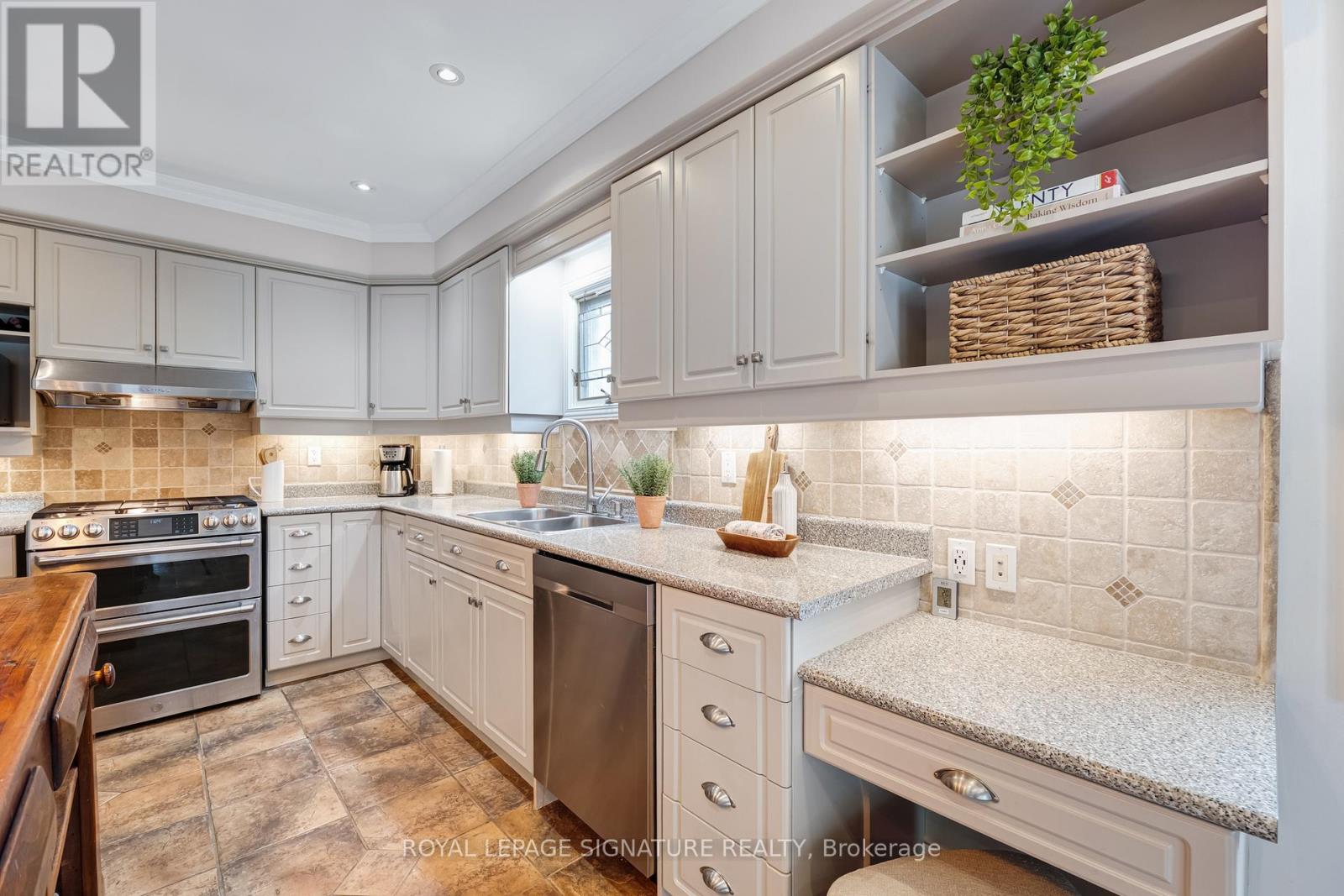 230 Rouge Hills Drive, Toronto, Ontario M1C 2Z1 - Photo 11 - E13451960
