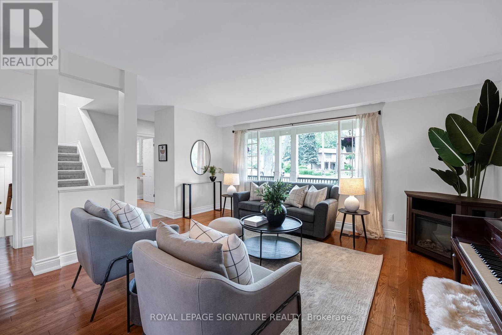 230 Rouge Hills Drive, Toronto, Ontario M1C 2Z1 - Photo 3 - E13451960