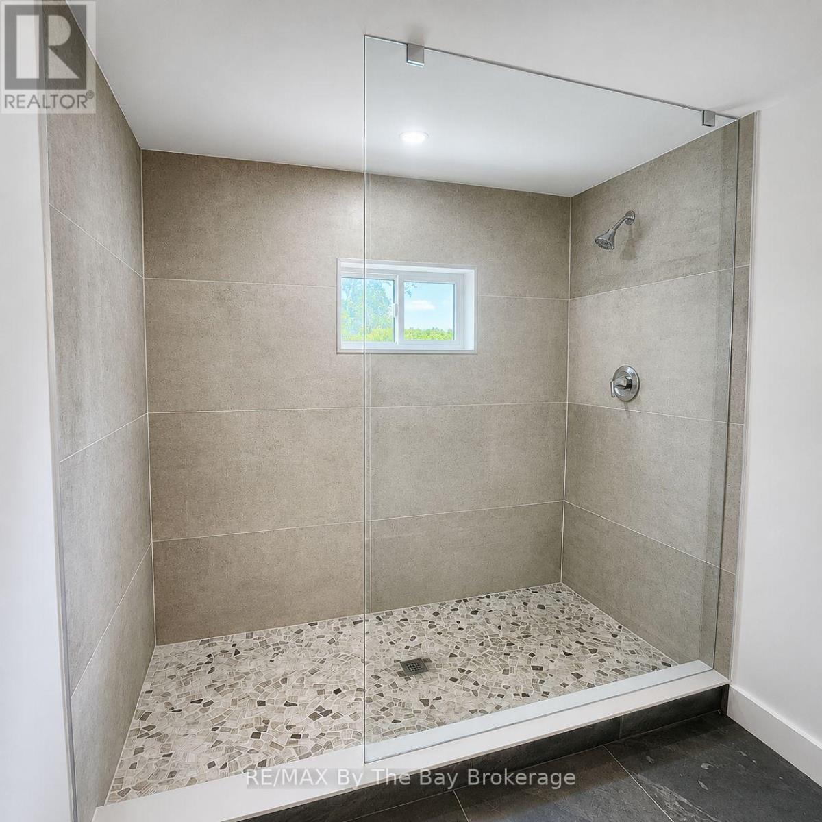 6358 Sunnidale Concession 5 Road, Clearview, Ontario  L0M 1N0 - Photo 17 - S13437430