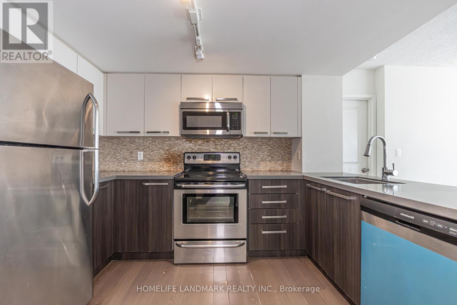 1802 - 11 St Joseph Street, Toronto, Ontario  M4Y 3G4 - Photo 4 - C13448924