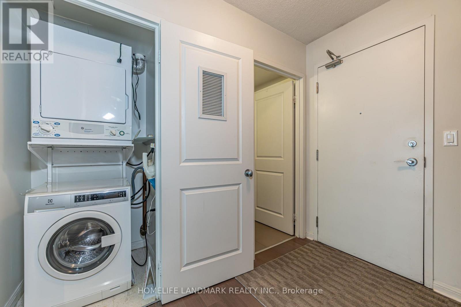 1802 - 11 St Joseph Street, Toronto, Ontario  M4Y 3G4 - Photo 17 - C13448924