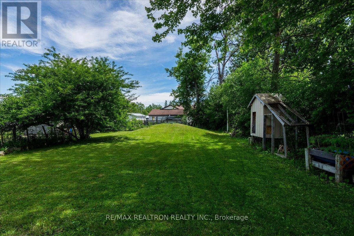 14 Courtland Street, Orillia, Ontario  L3V 1A5 - Photo 24 - S13451982