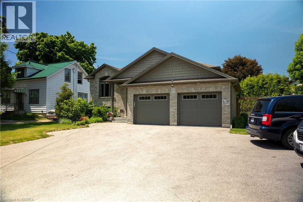 185 Mount Pleasant Street, Brantford, Ontario  N3T 1T6 - Photo 2 - 40837947