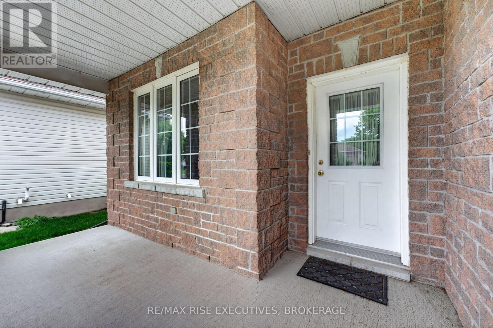243 Sheridan Street, Kingston, Ontario K7P 3C6 - Photo 2 - X13452066